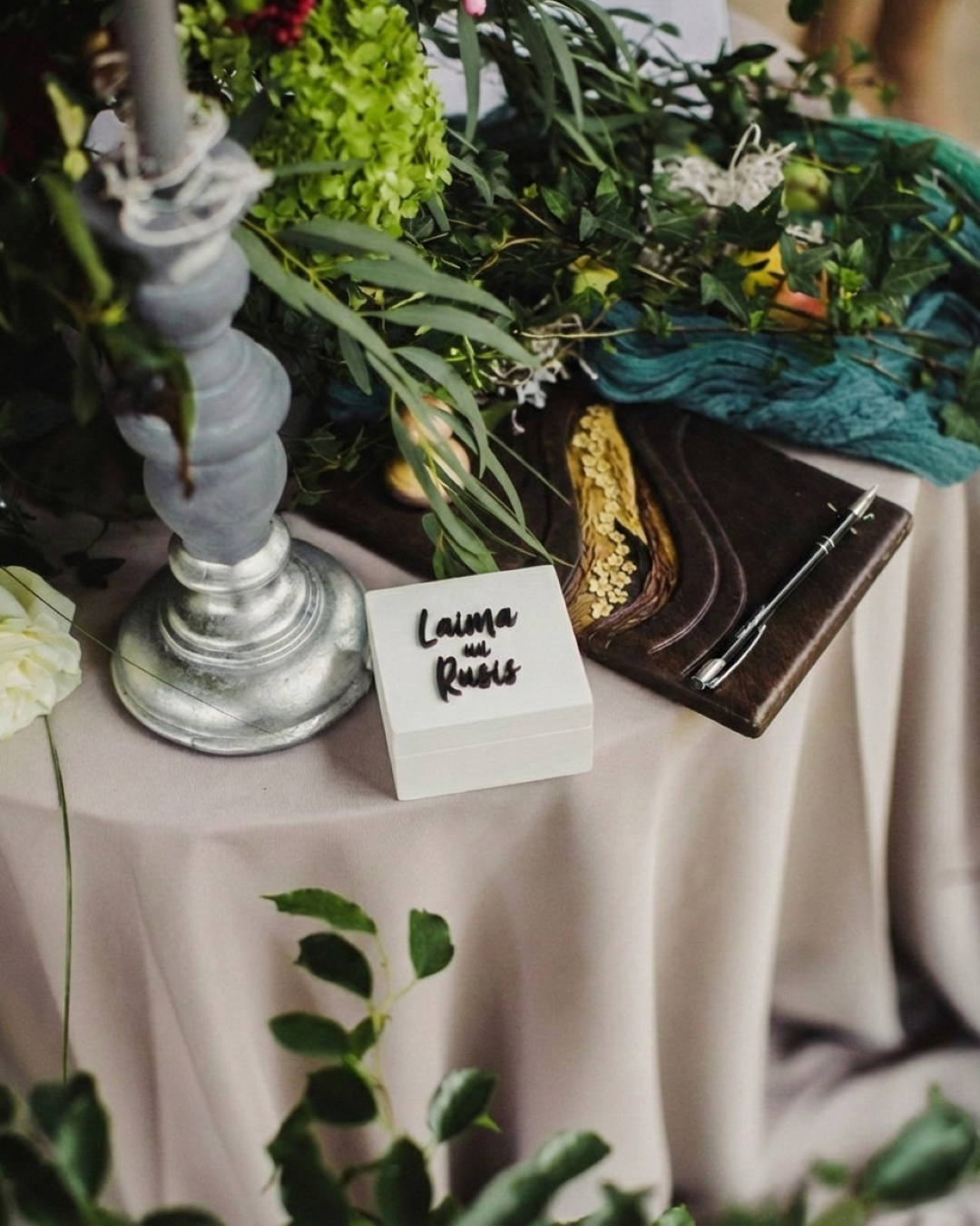 Koka gredzenu lādīte